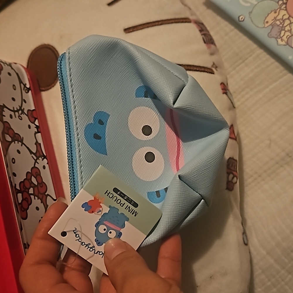 Hangyodon mini pouch